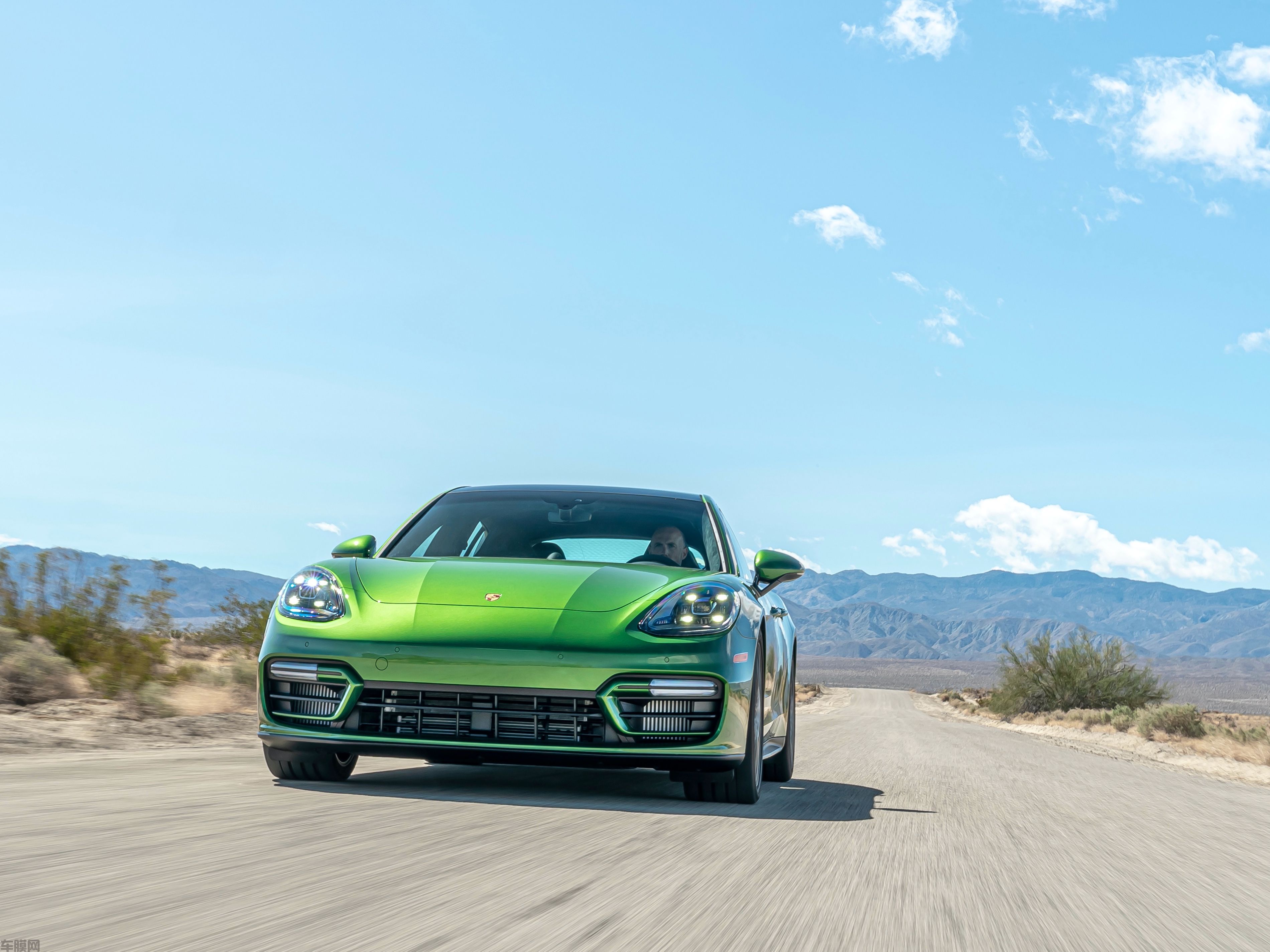 保时捷 Panamera GTS 曼巴绿改色膜 效果图
