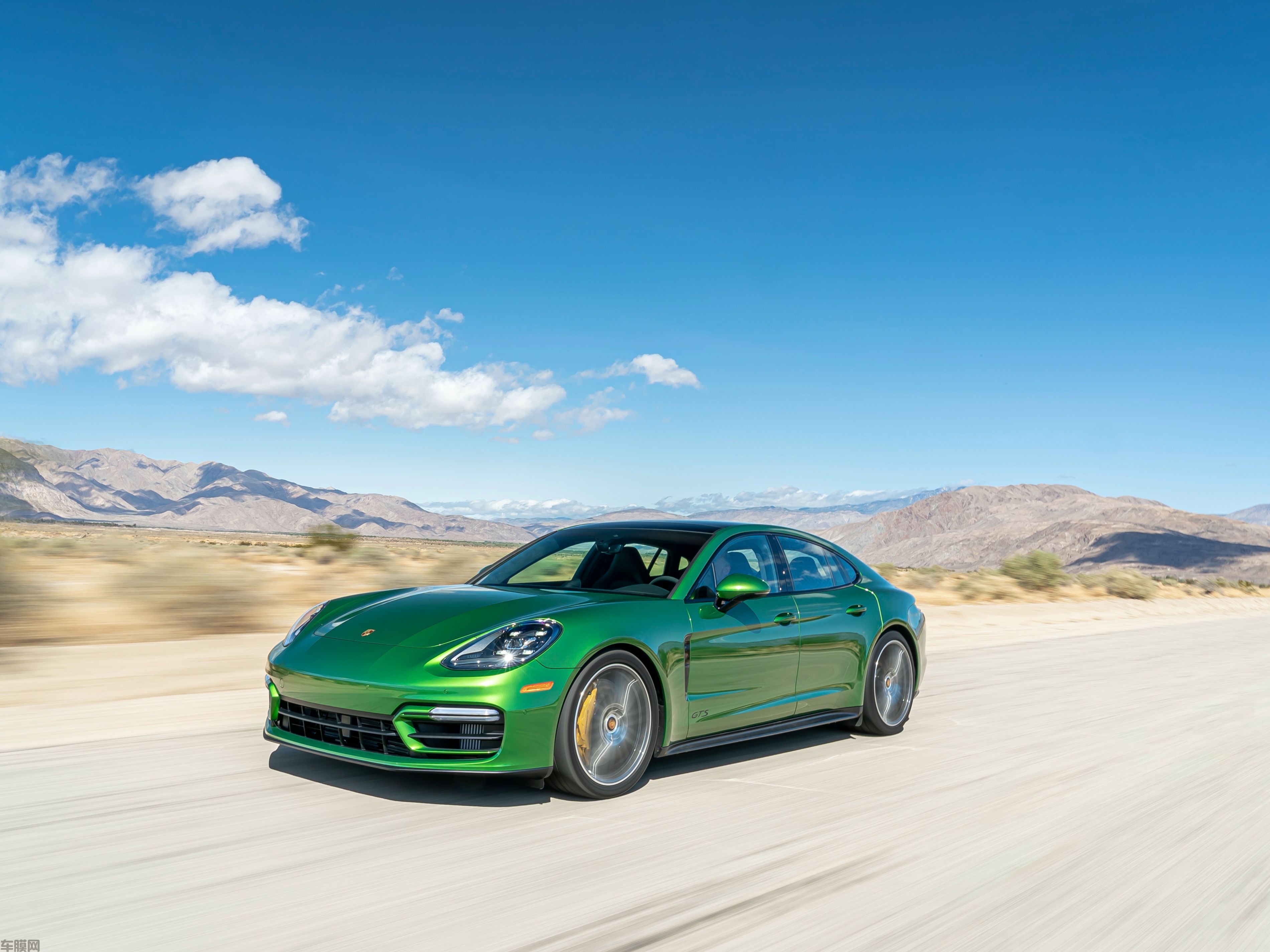 保时捷 Panamera GTS 曼巴绿改色膜 效果图