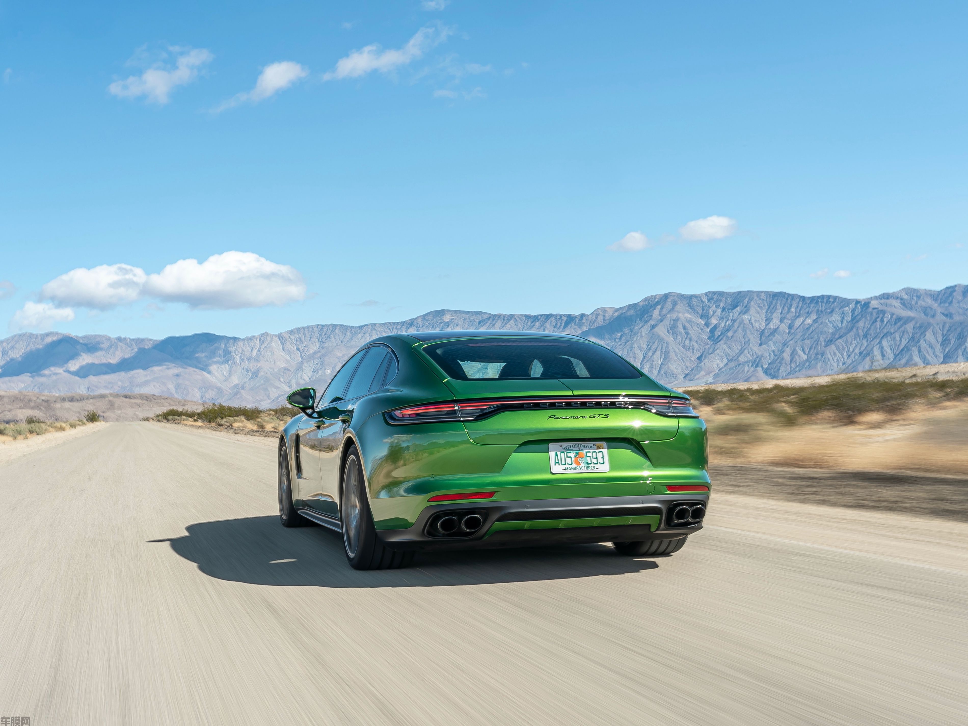 保时捷 Panamera GTS 曼巴绿改色膜 效果图