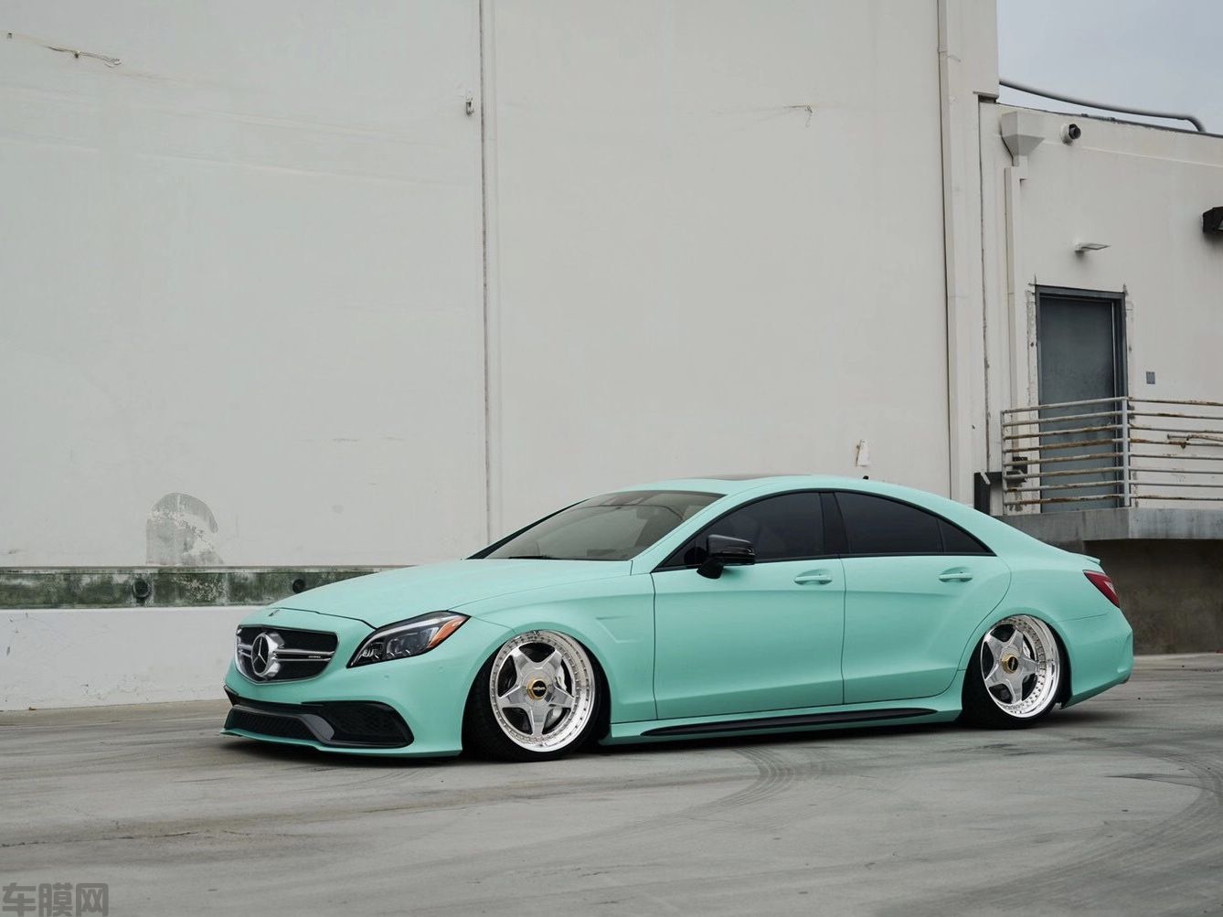 奔驰CLS63 AMG  消光蒂芙尼改色膜 效果图