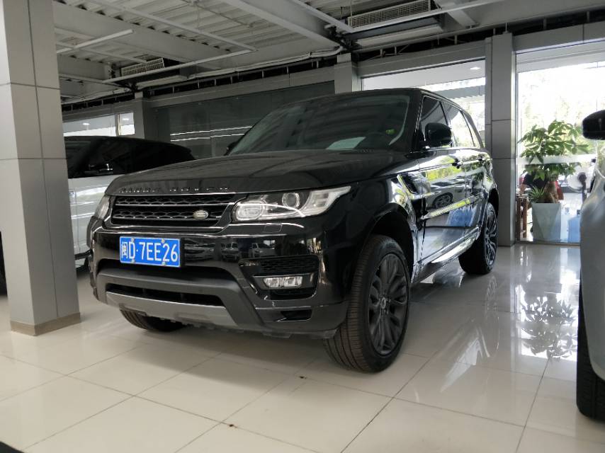 路虎揽胜运动版2017款 3.0 V6 SC HSE