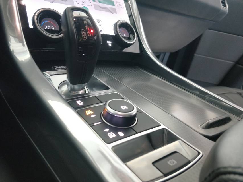 路虎揽胜运动版2018款 3.0 V6 HSE Dynamic