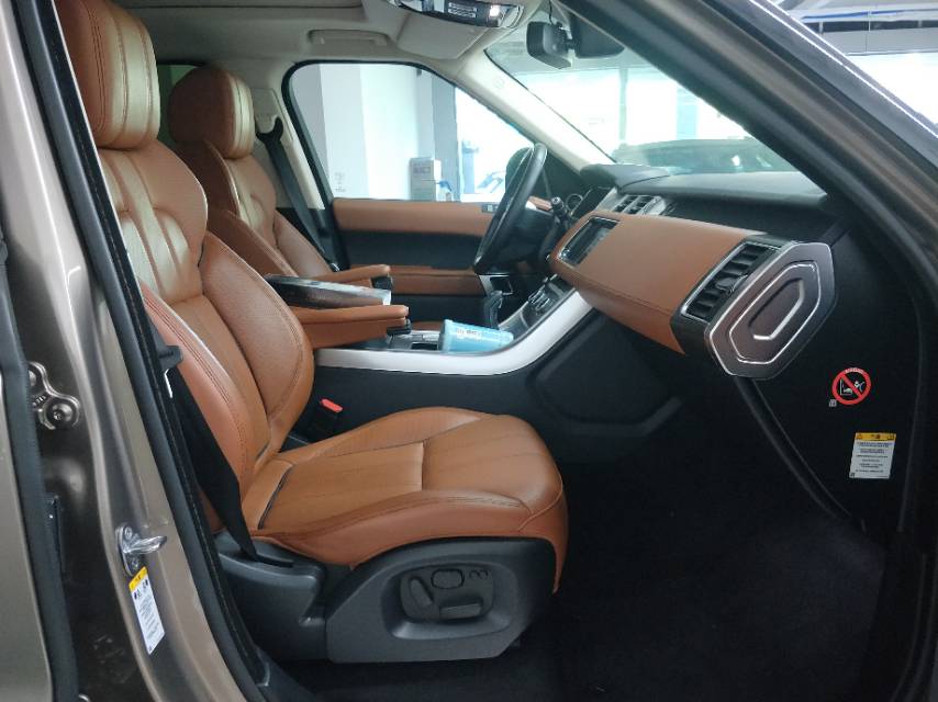 路虎揽胜运动版2015款 3.0 SDV6 Hybrid HSE Dynamic