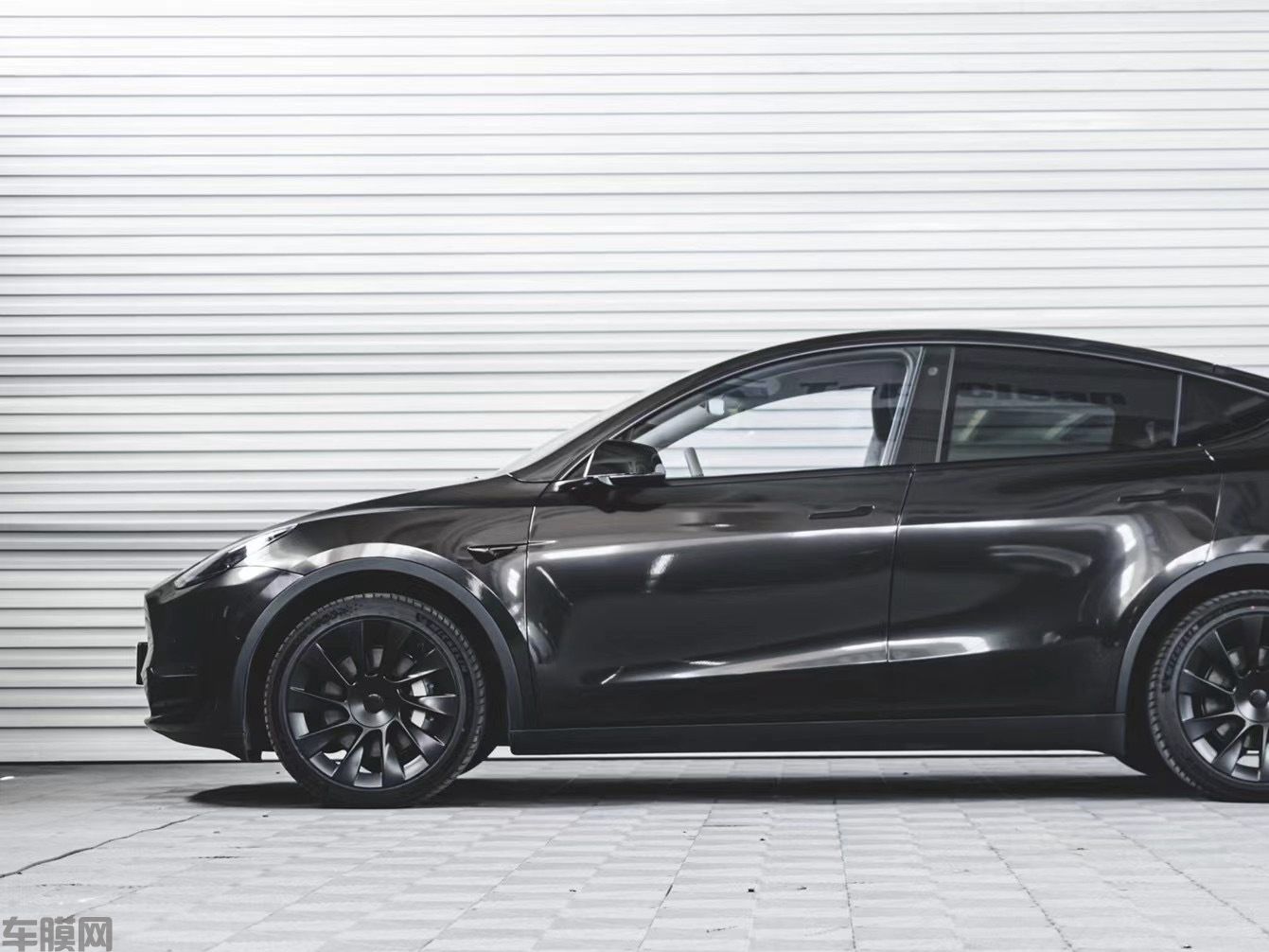 特斯拉ModelY 金属珠光黑改色膜 效果图