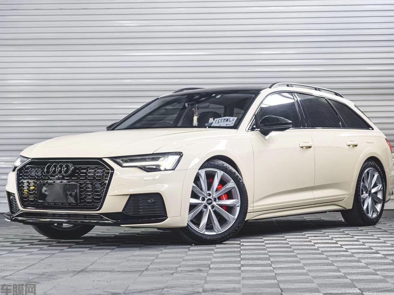 奥迪A6 allroad 沙漠黄改色膜 效果图