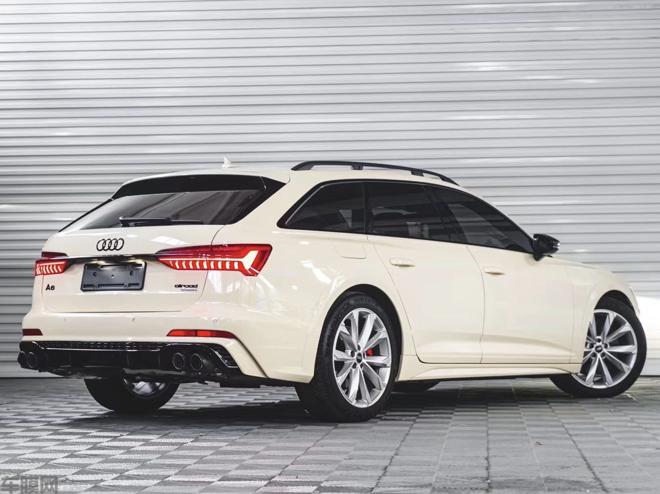 奥迪A6 allroad 沙漠黄改色膜 效果图