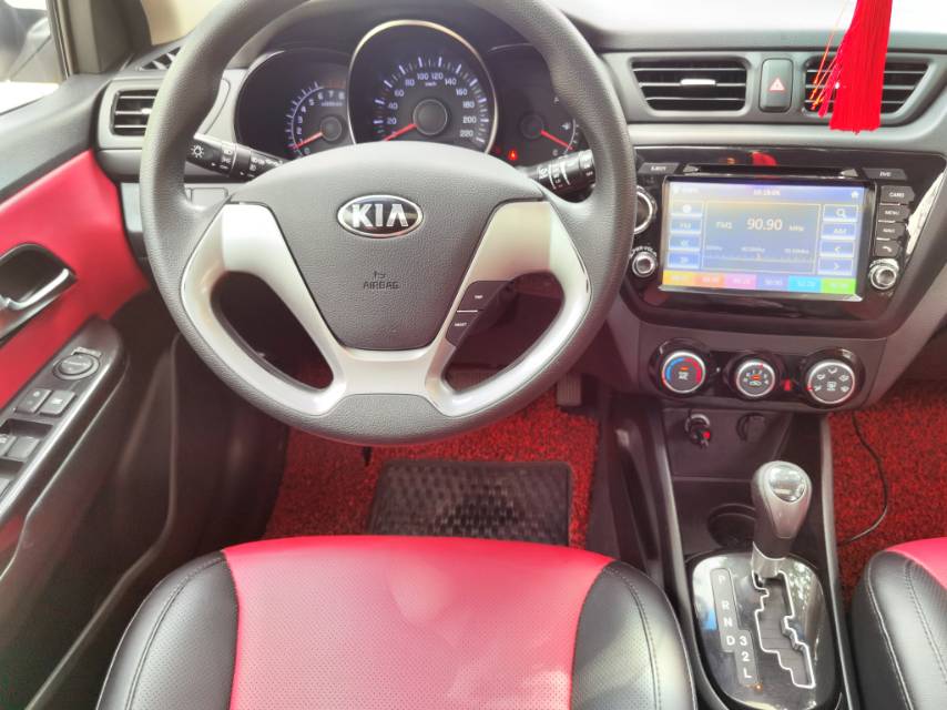 起亚起亚K22015款 两厢 1.4L MT GLS