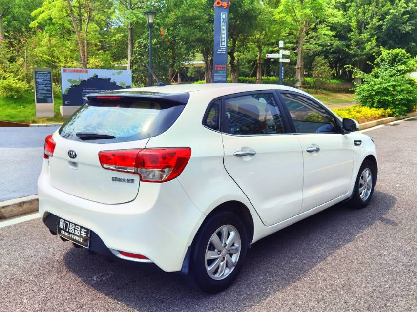 起亚起亚K22015款 两厢 1.4L MT GLS