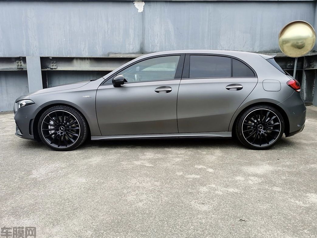 奔驰A35 AMG  磨砂灰改色膜 效果图