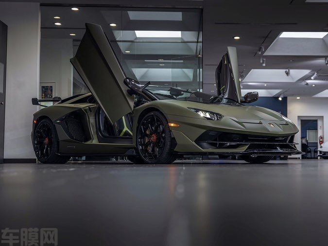 兰博基尼Aventador 哑光绿改色膜 效果图