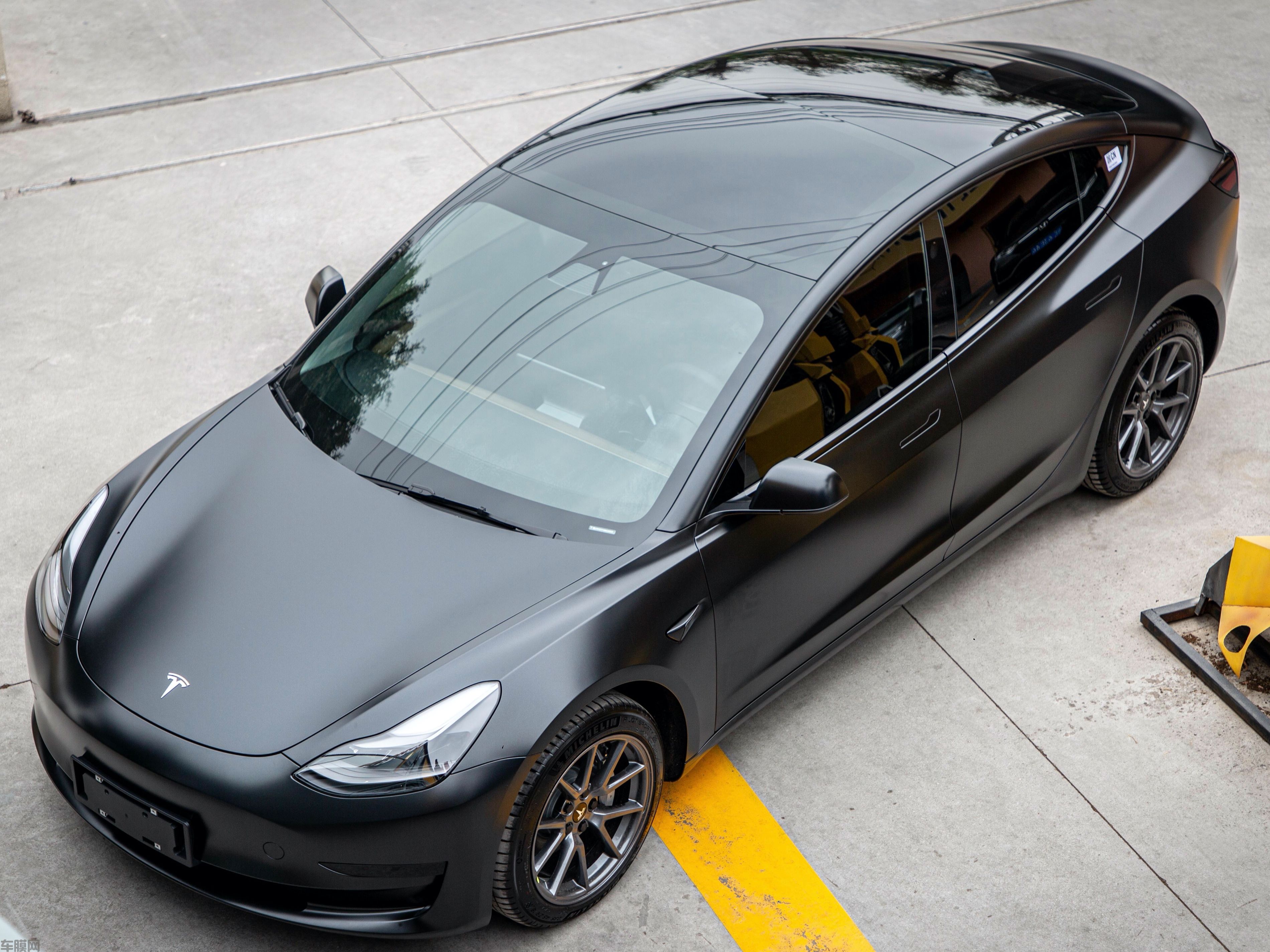 特斯拉Model3 电光黑改色膜 效果图