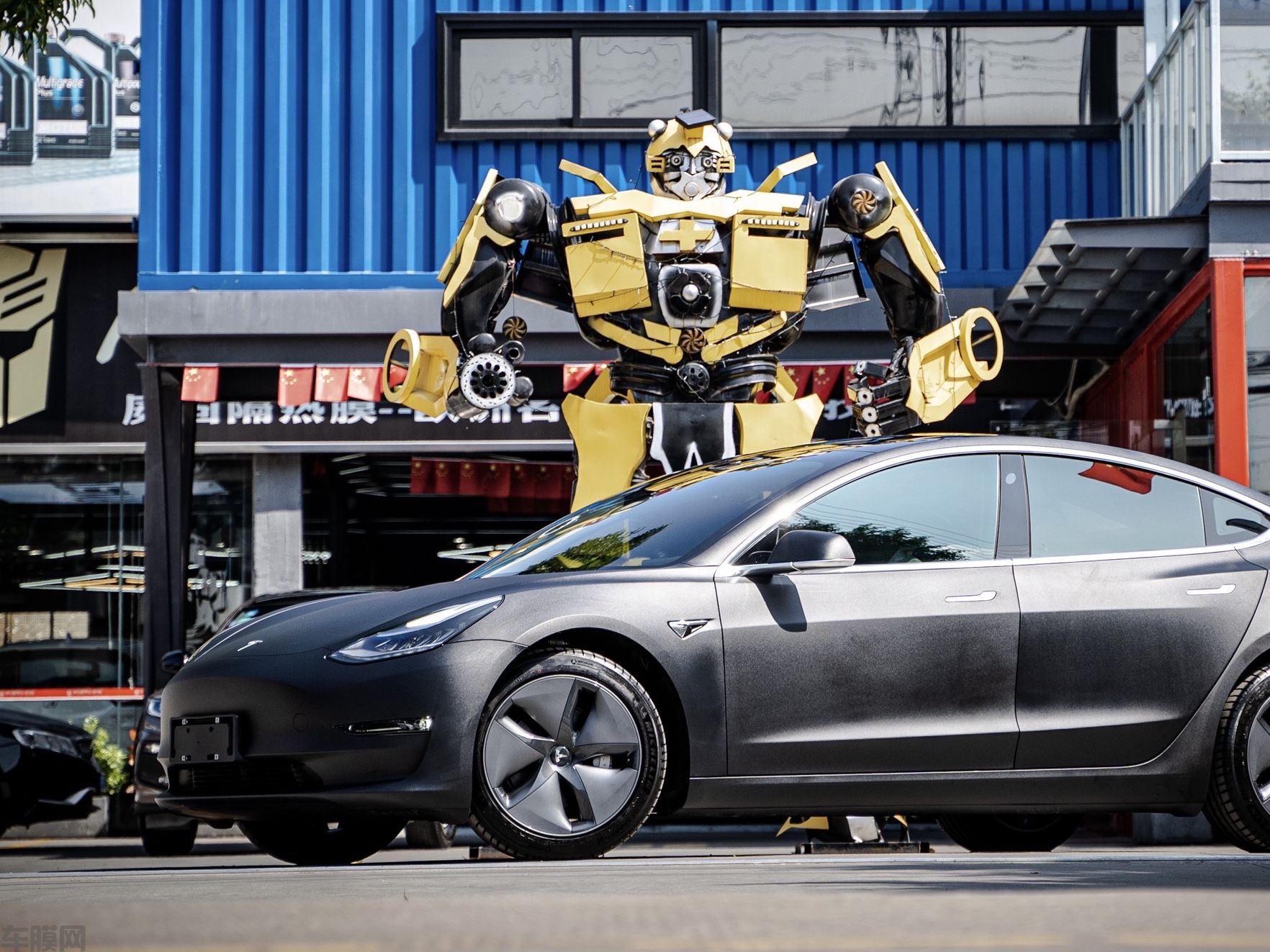 特斯拉Model 3  磨砂黑改色膜 效果图