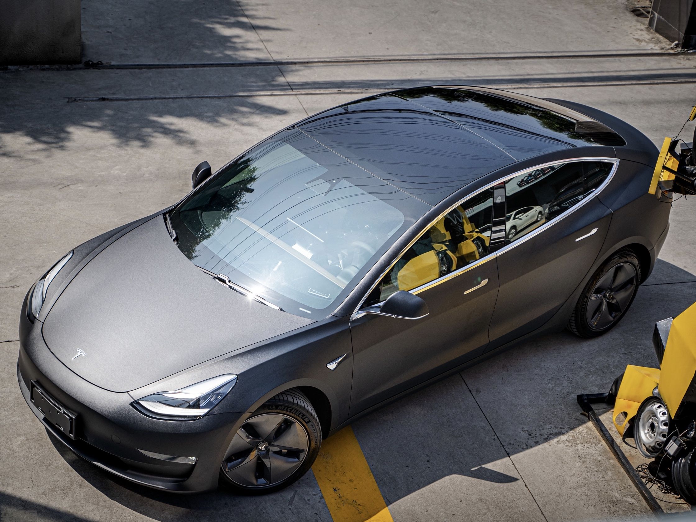 特斯拉Model 3  磨砂黑改色膜 效果图