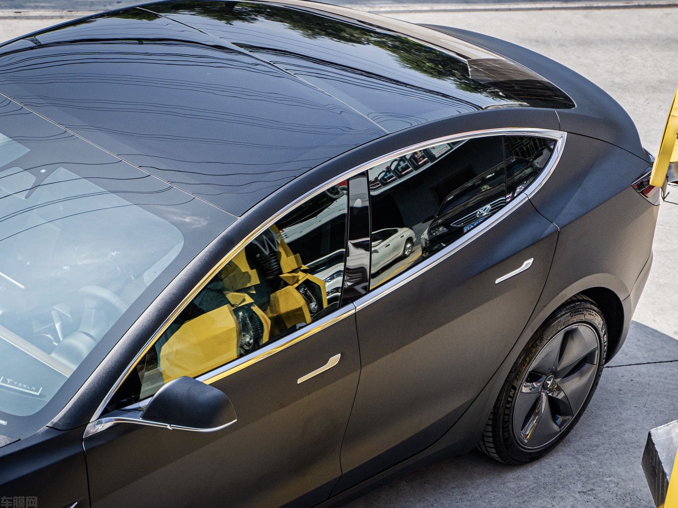 特斯拉Model 3  磨砂黑改色膜 效果图