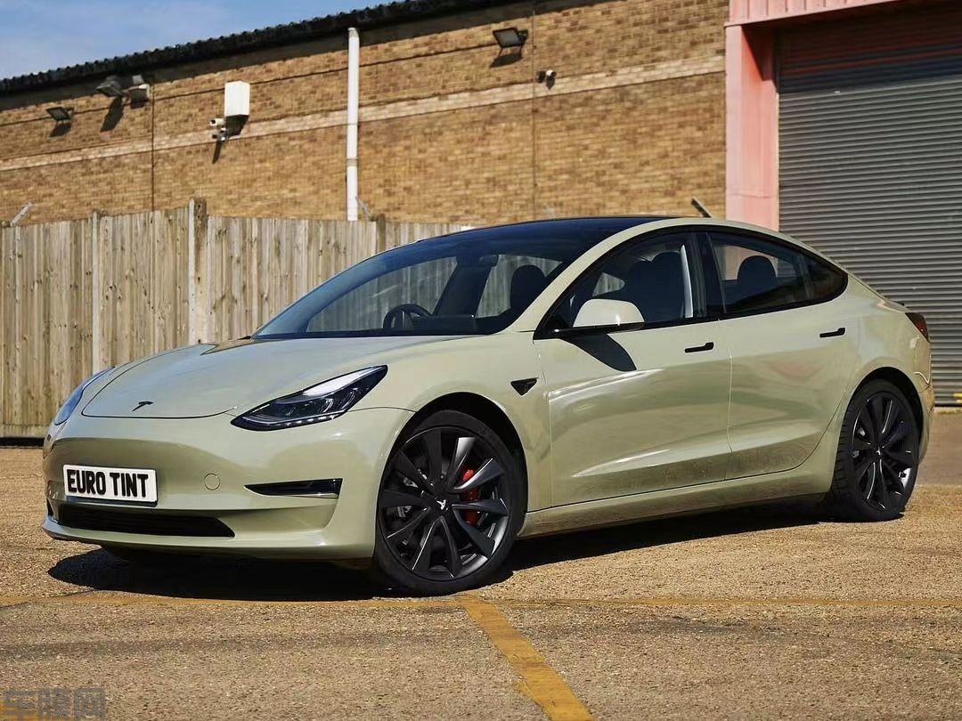 特斯拉Model3 钢琴卡其绿改色膜 效果图