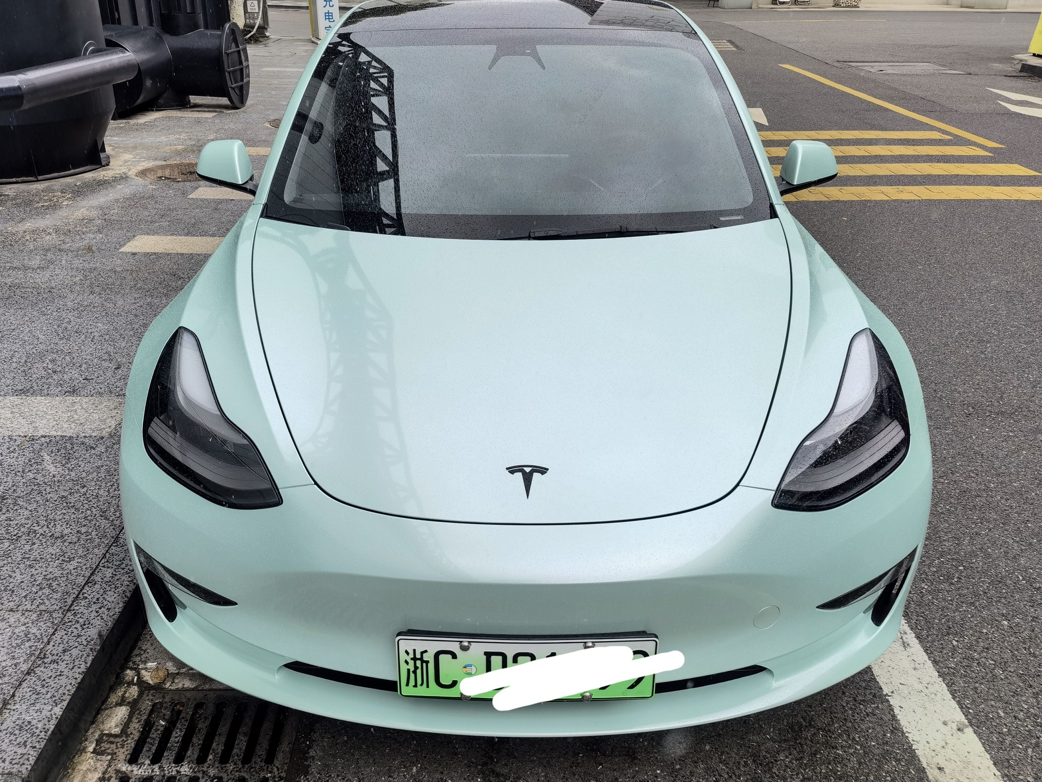 特斯拉Model3 马卡龙月光玉改色膜 效果图