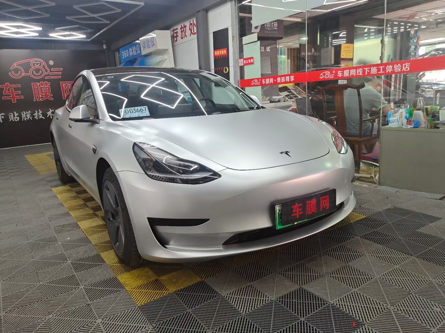 特斯拉Model3 电光金属银改色膜 效果图