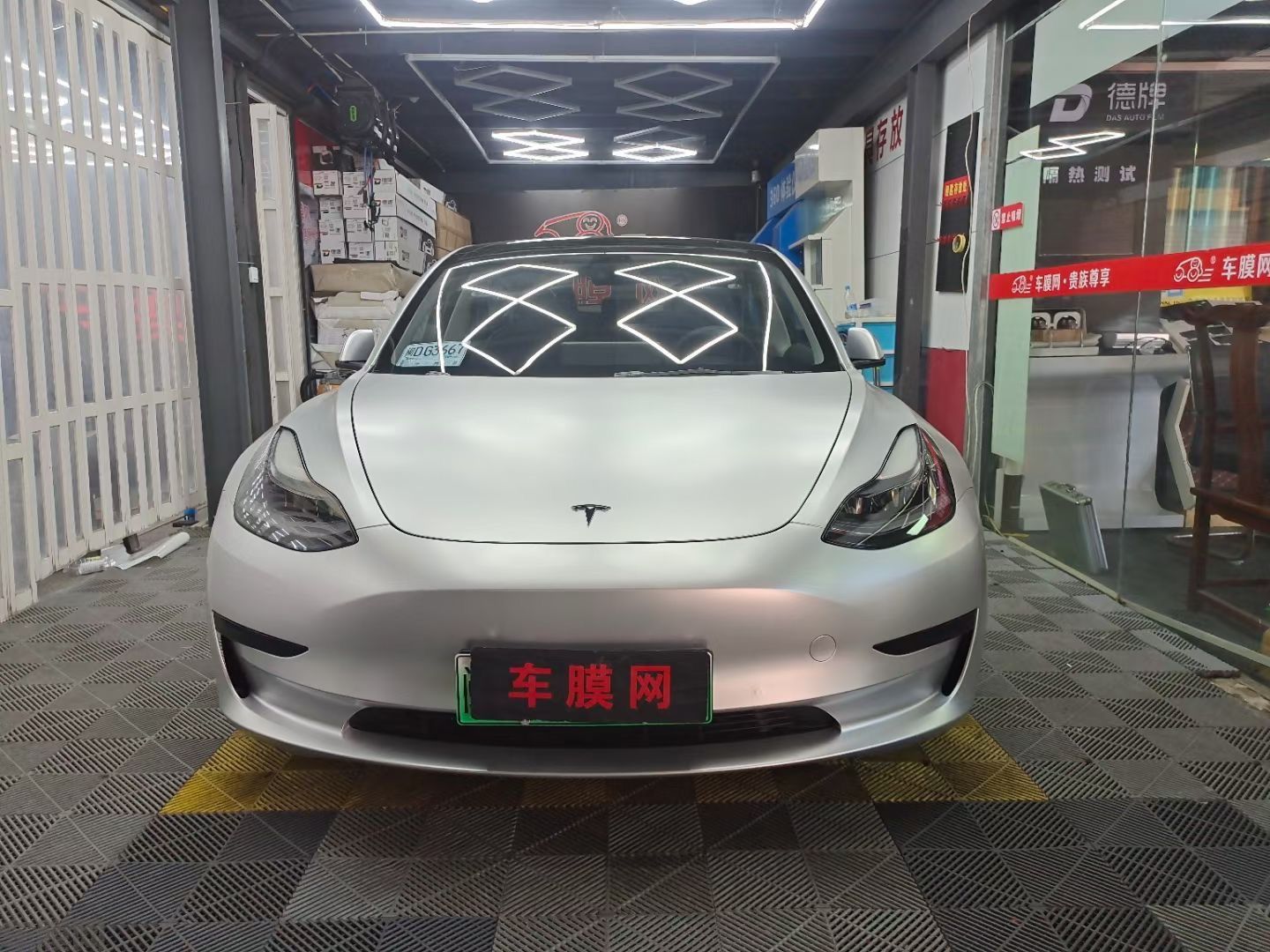 特斯拉Model3 电光金属银改色膜 效果图