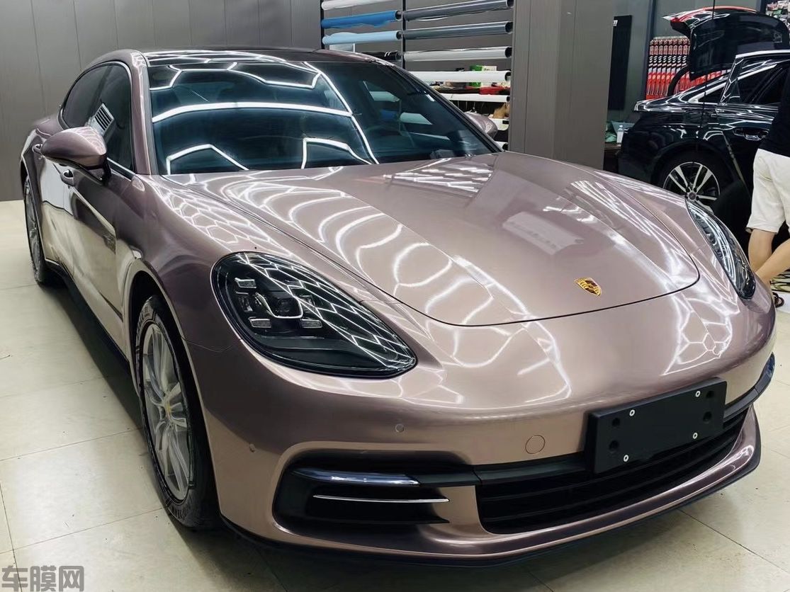 保时捷Panamera 超亮金属冰莓粉改色膜 效果图