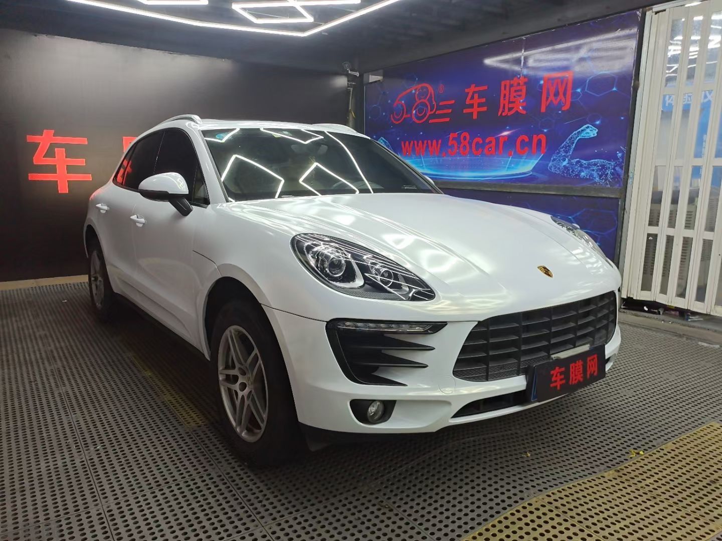 保时捷 星空白魅金改色膜 效果图