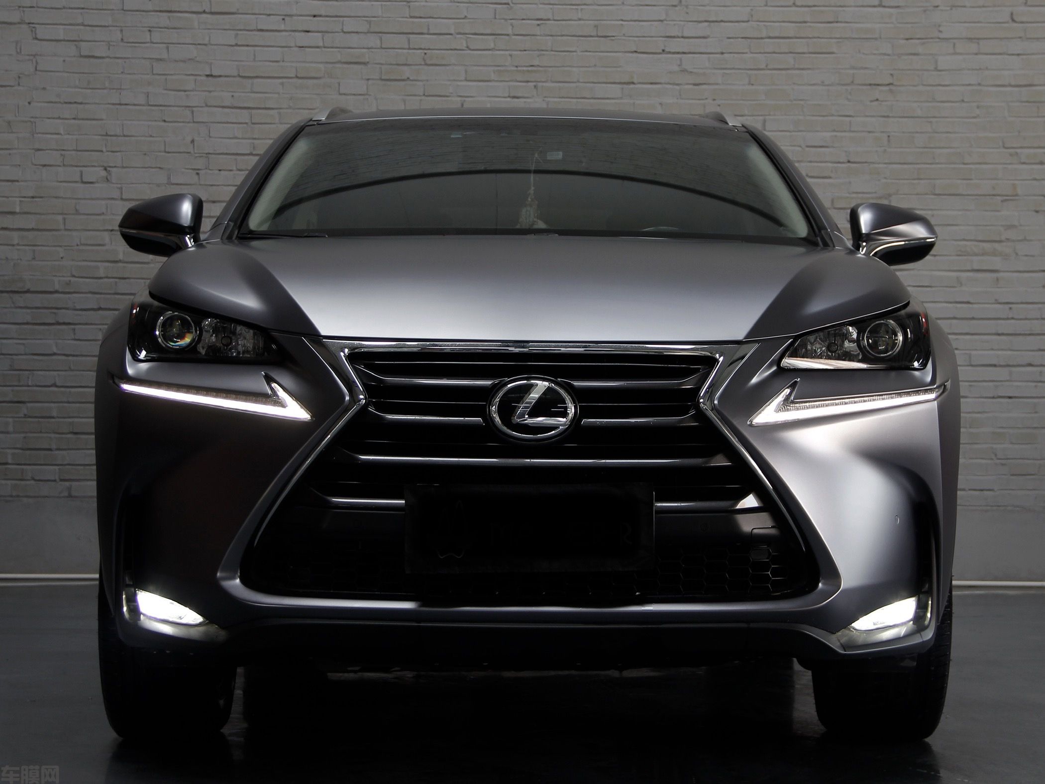 雷克萨斯NX200 电光深邃灰改色膜 效果图