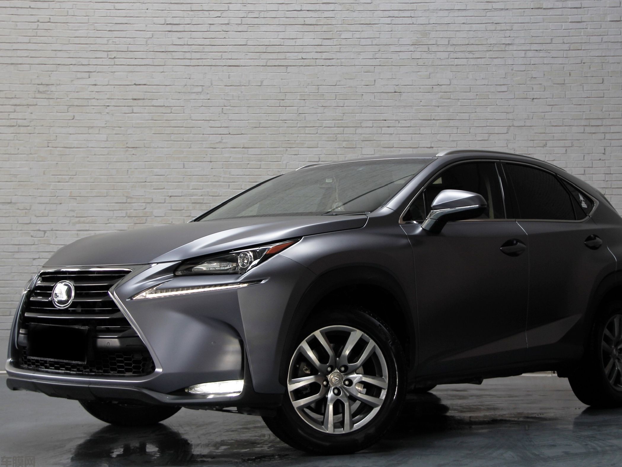 雷克萨斯NX200 电光深邃灰改色膜 效果图
