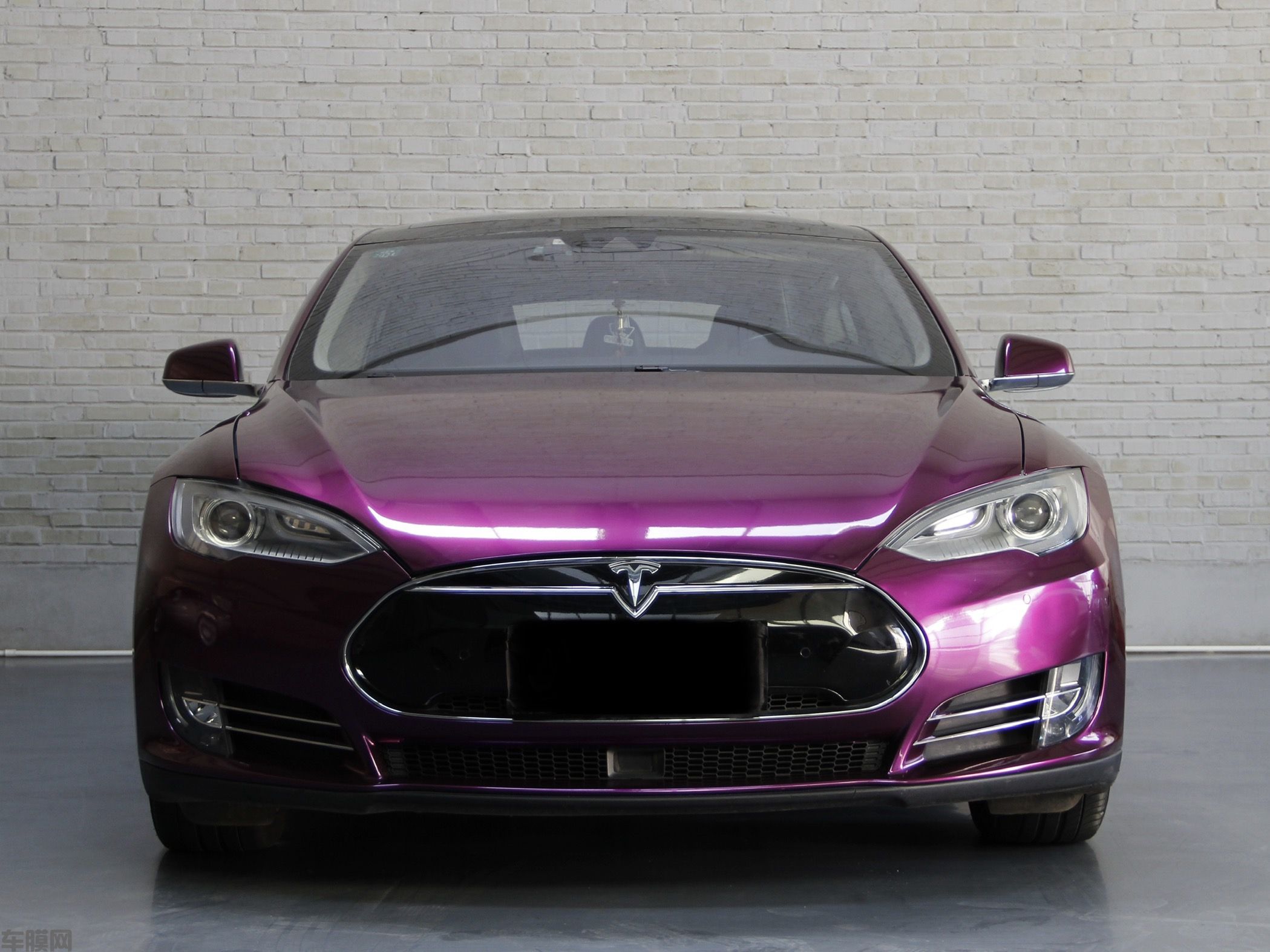 特斯拉Model S 超亮金属葡萄紫改色膜 效果图