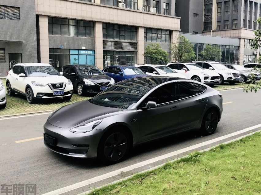 特斯拉Model 3 AMG山灰改色膜 效果图
