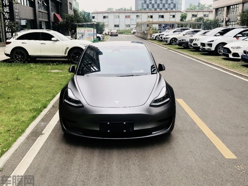 特斯拉Model 3 AMG山灰改色膜 效果图
