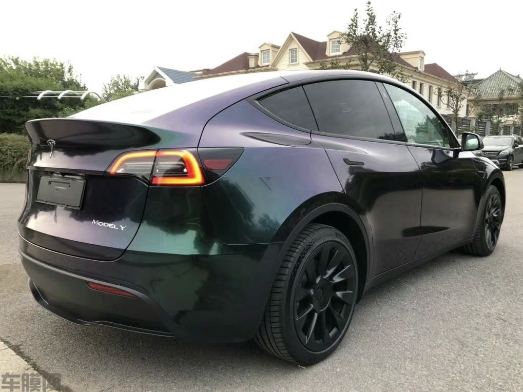特斯拉Model Y 亮光钻石紫魅绿改色膜 效果图