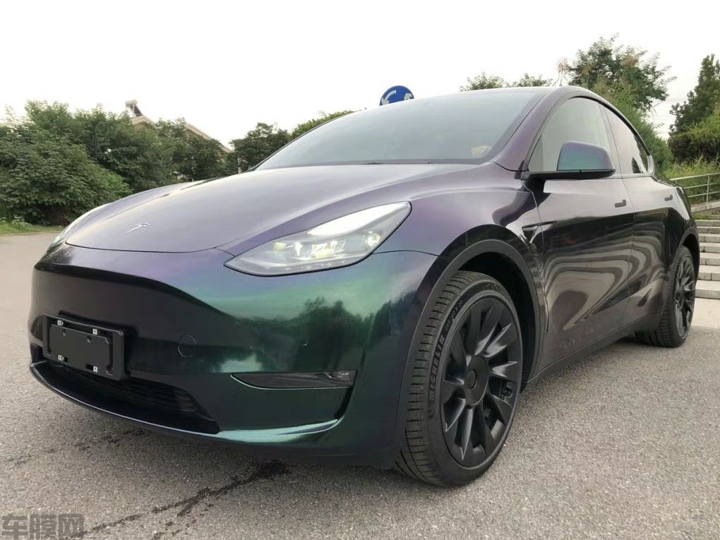 特斯拉Model Y 亮光钻石紫魅绿改色膜 效果图