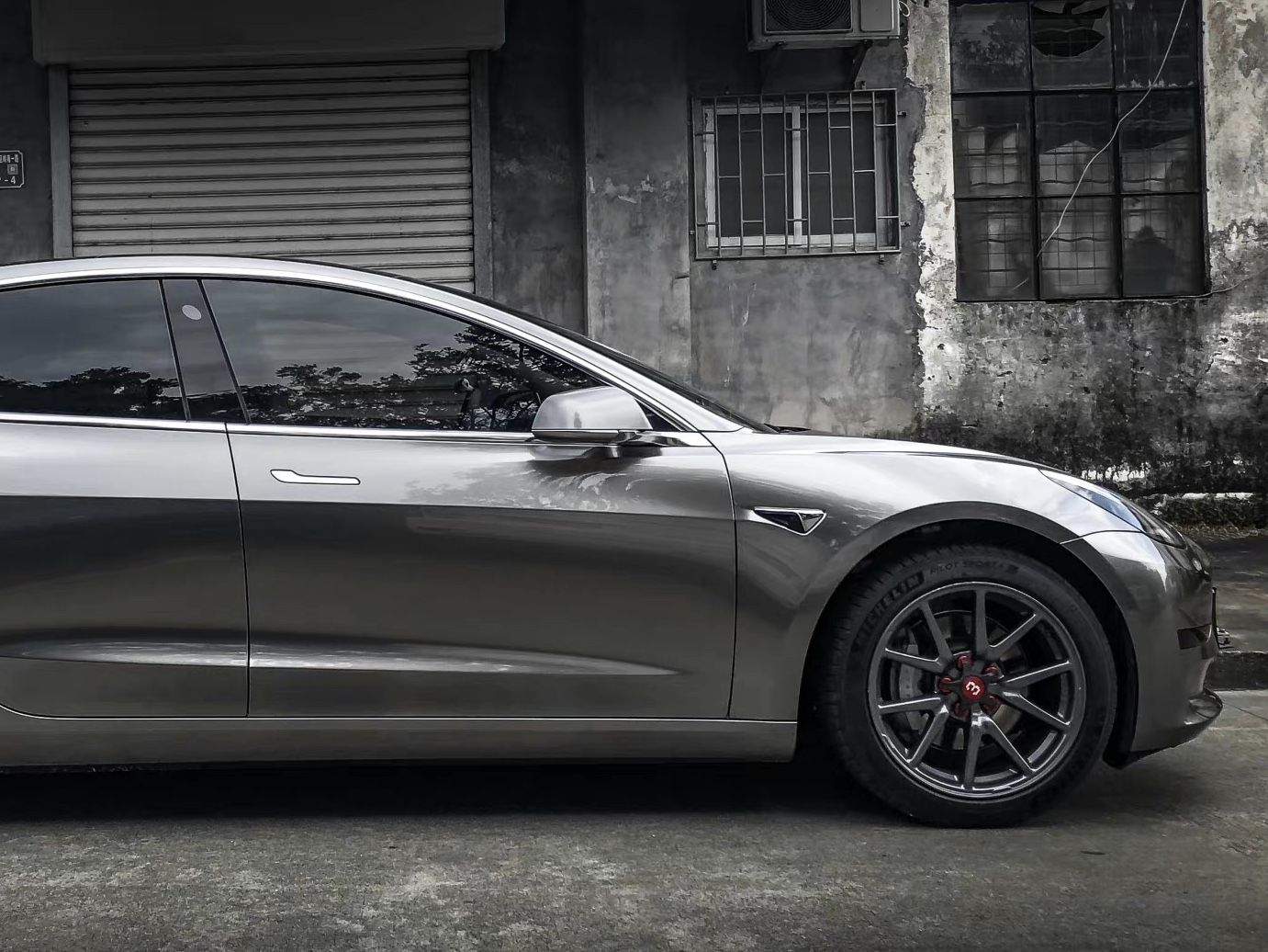 特斯拉MODEL Y 液态金属银改色膜 效果图