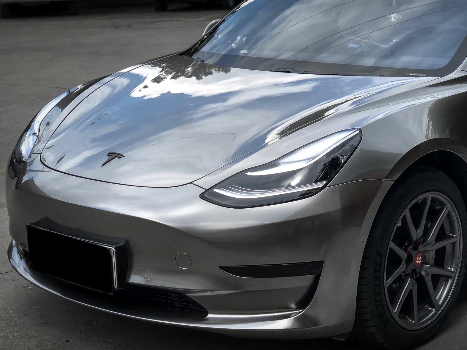 特斯拉MODEL Y 液态金属银改色膜 效果图