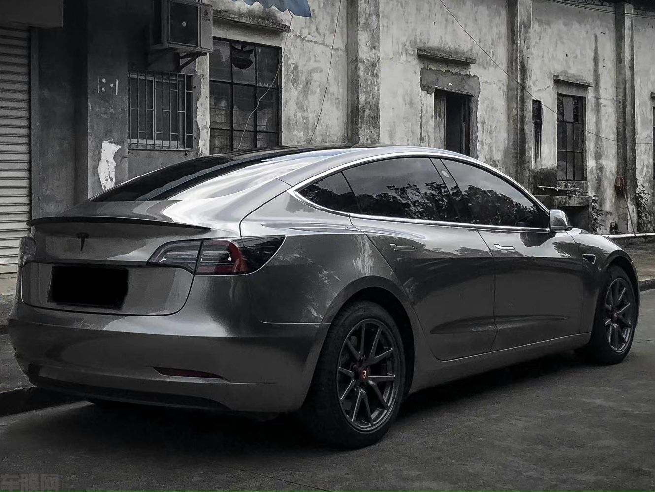 特斯拉MODEL Y 液态金属银改色膜 效果图