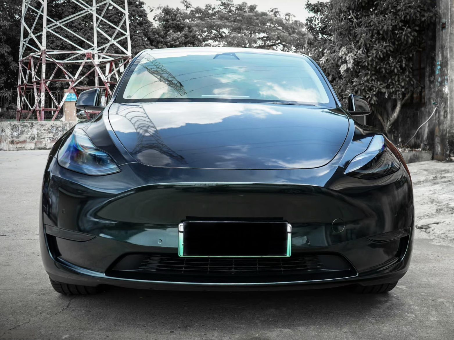 特斯拉MODEL Y 高亮金属祖母绿改色膜 效果图