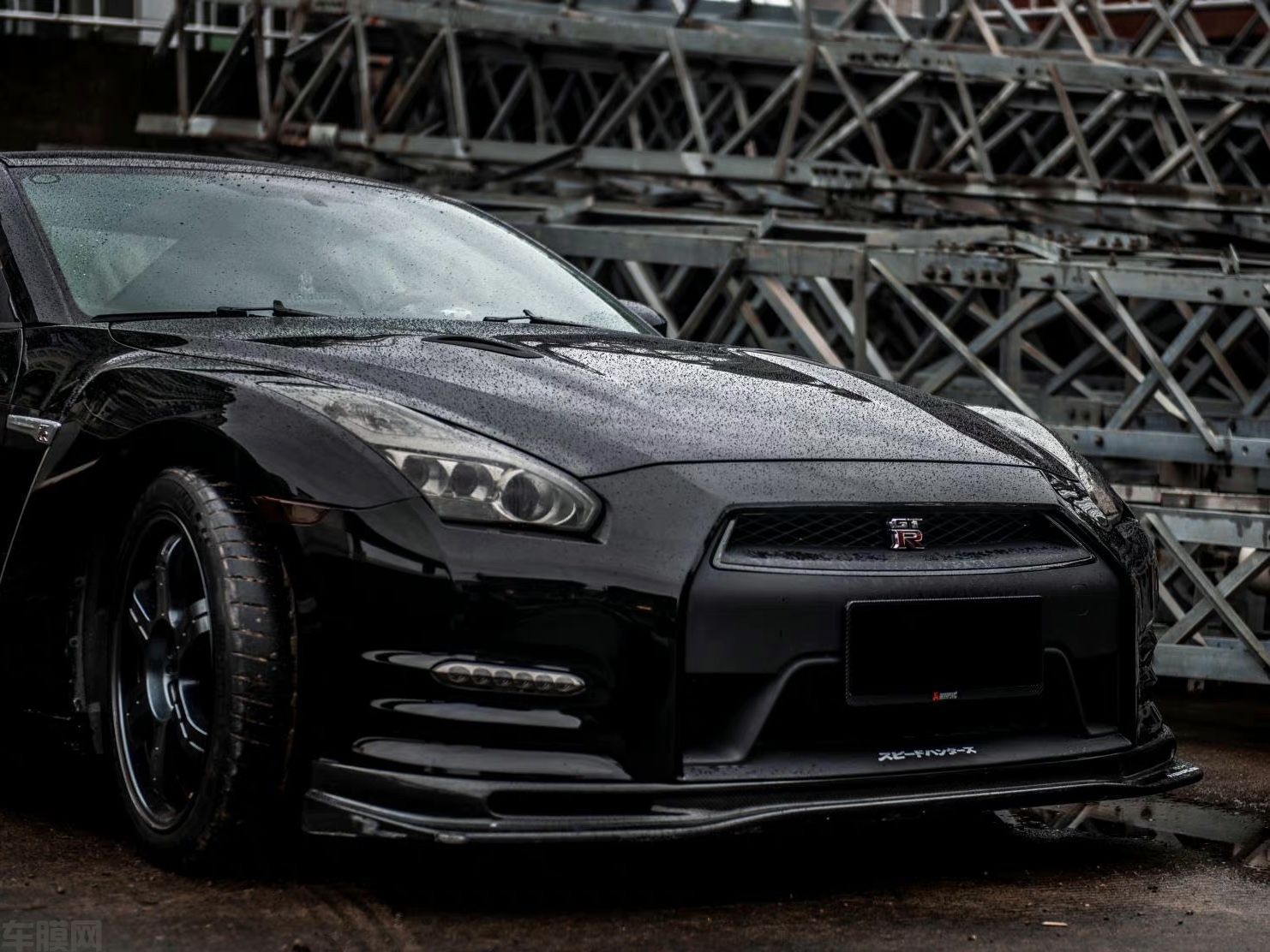 日产GTR 钢琴黑改色膜 效果图