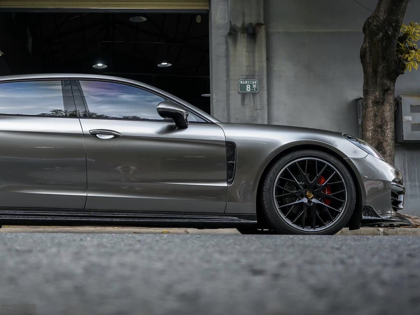 保时捷Panamera 液态金属银改色膜 效果图
