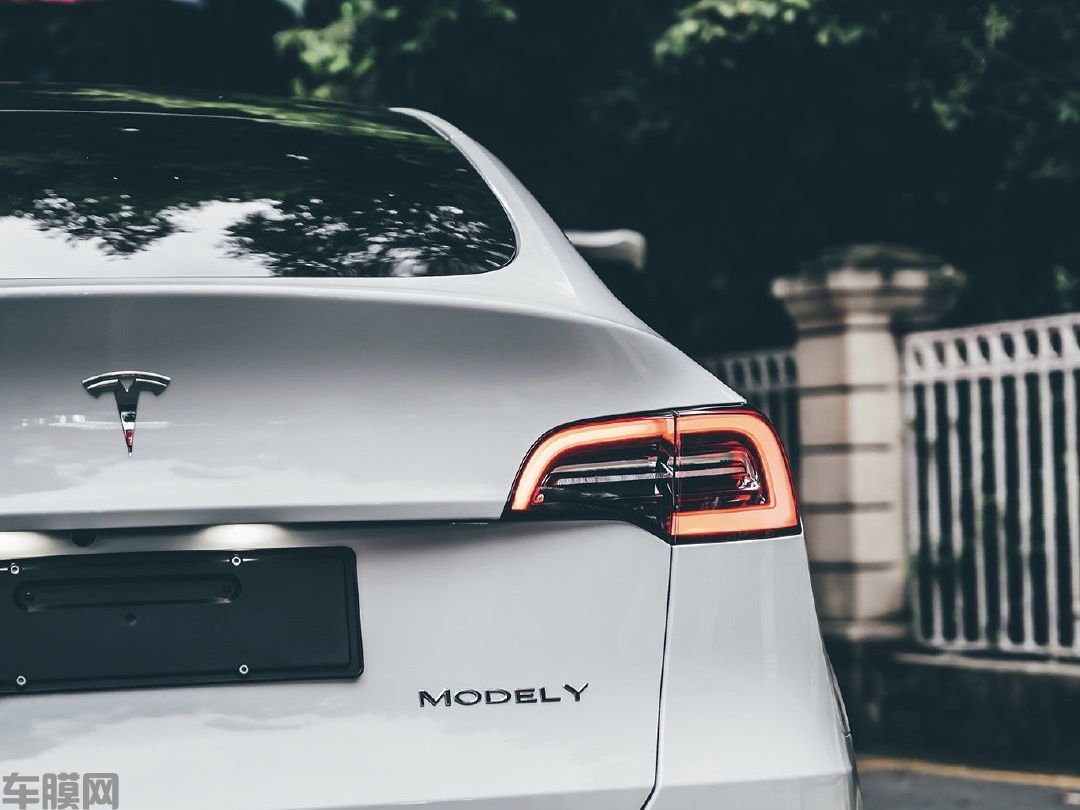 特斯拉 MODEL Y 水晶火山灰改色膜 效果图