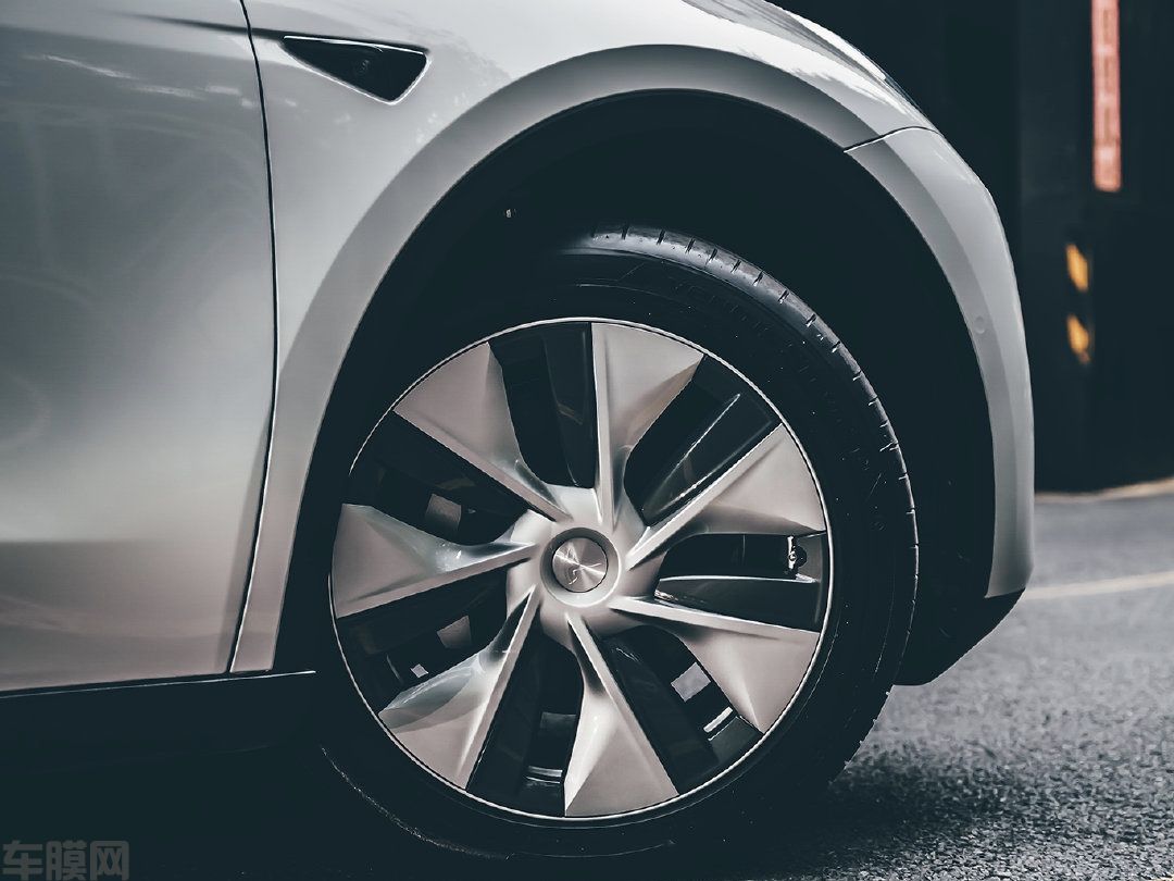 特斯拉 MODEL Y 水晶火山灰改色膜 效果图