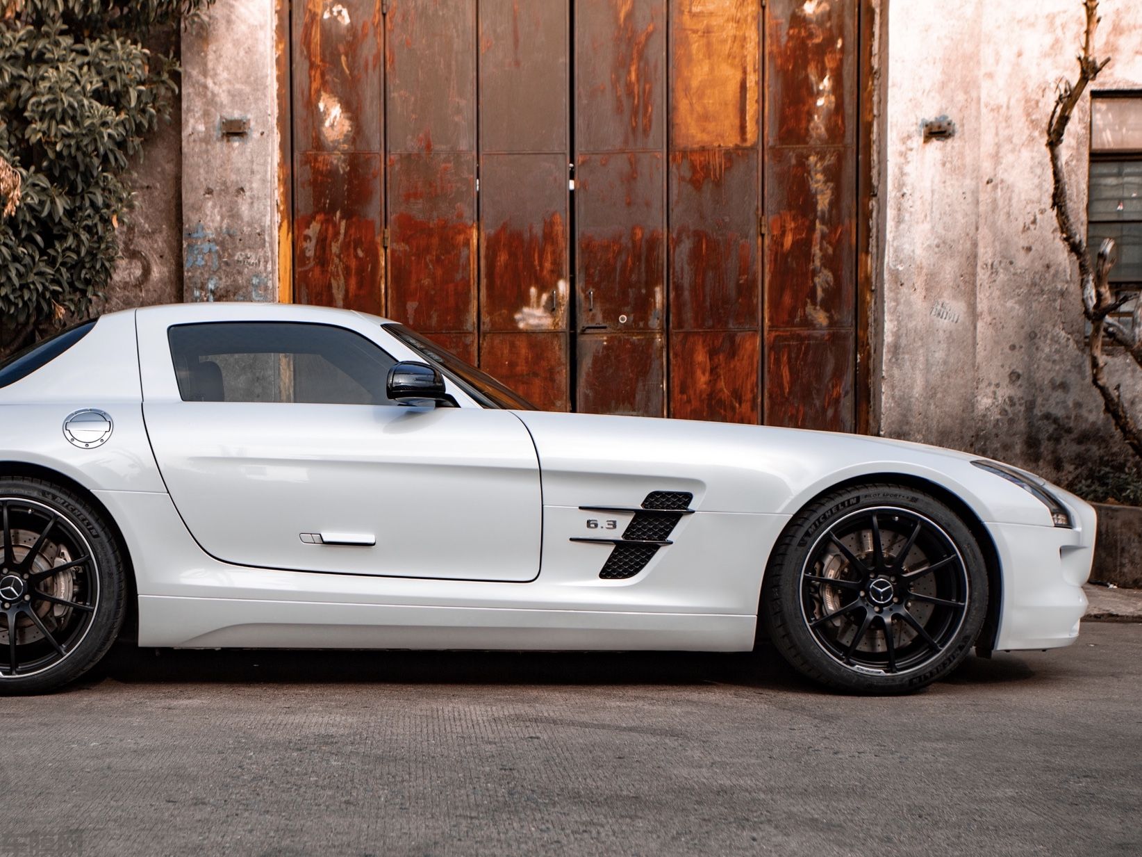 奔驰SLS AMG 月牙白改色膜 效果图