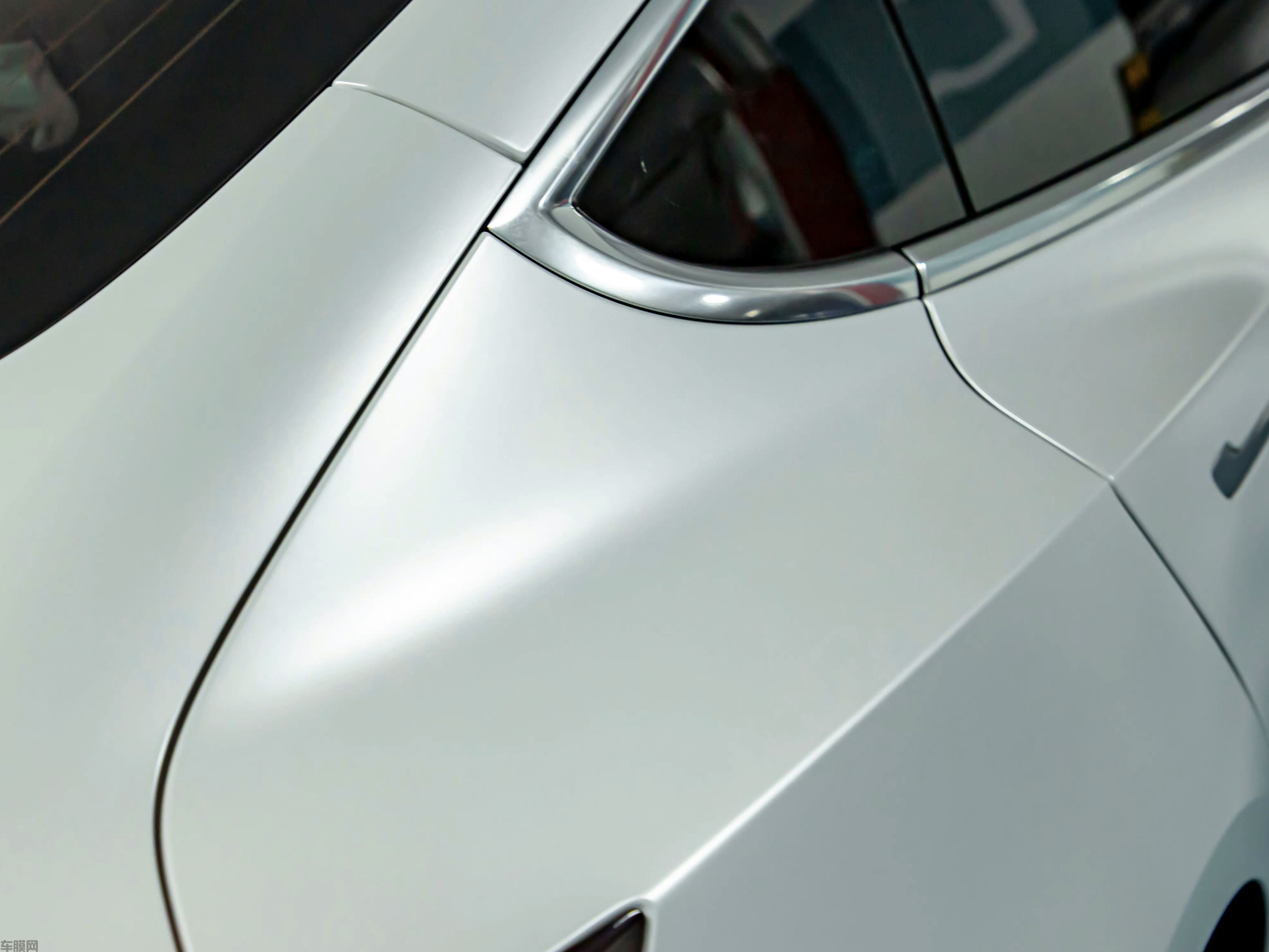 特斯拉Model 3 电光金属白改色膜 效果图