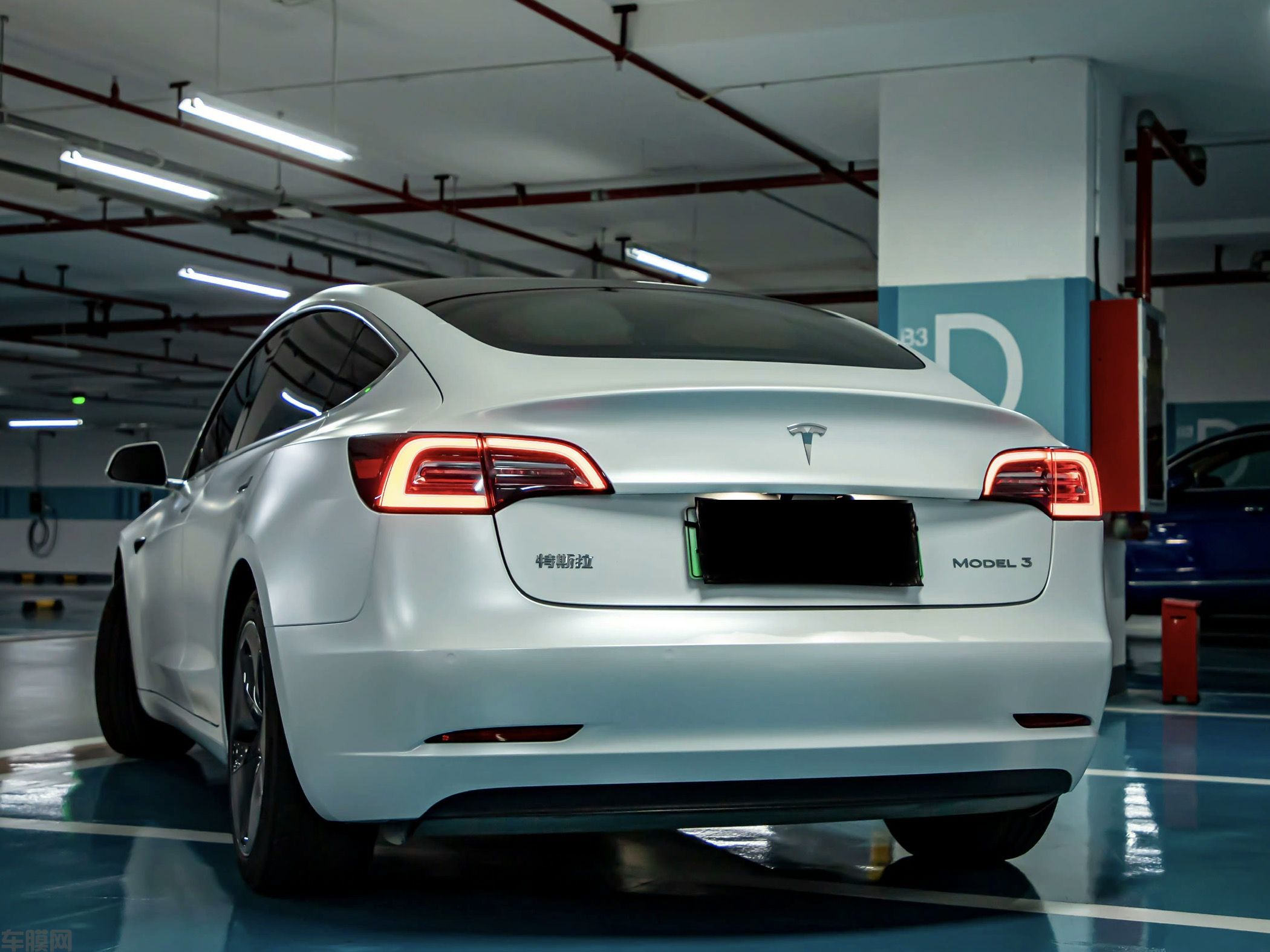 特斯拉Model 3 电光金属白改色膜 效果图