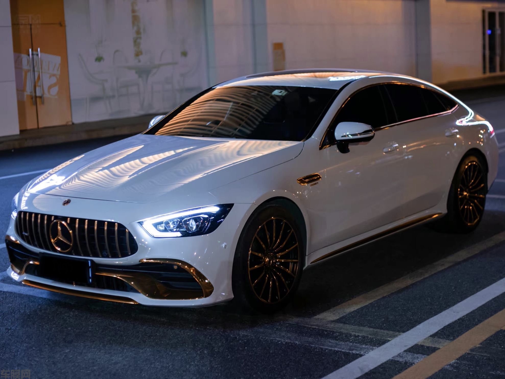 奔驰AMG GT 超亮火山灰改色膜 效果图