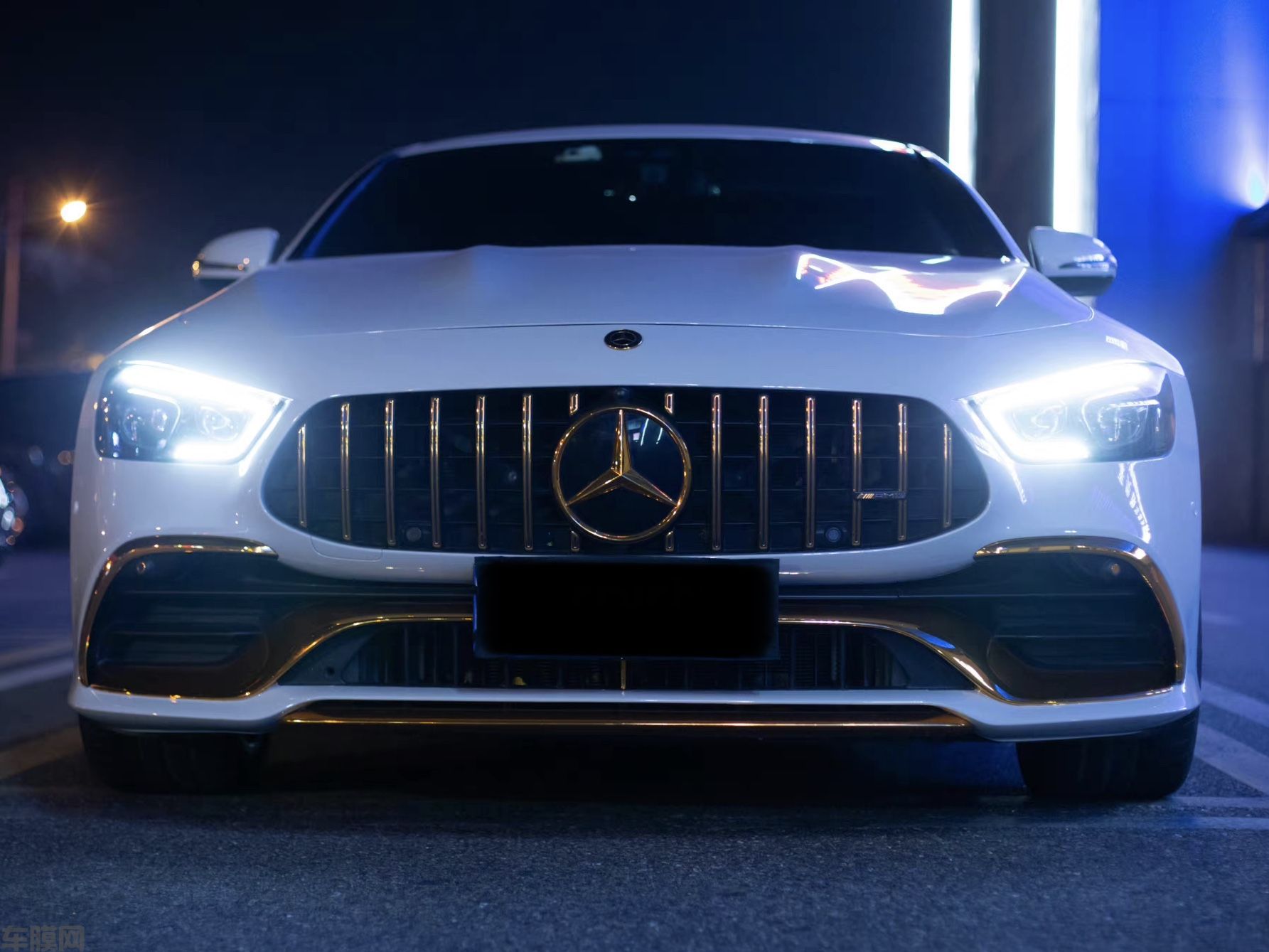 奔驰AMG GT 超亮火山灰改色膜 效果图