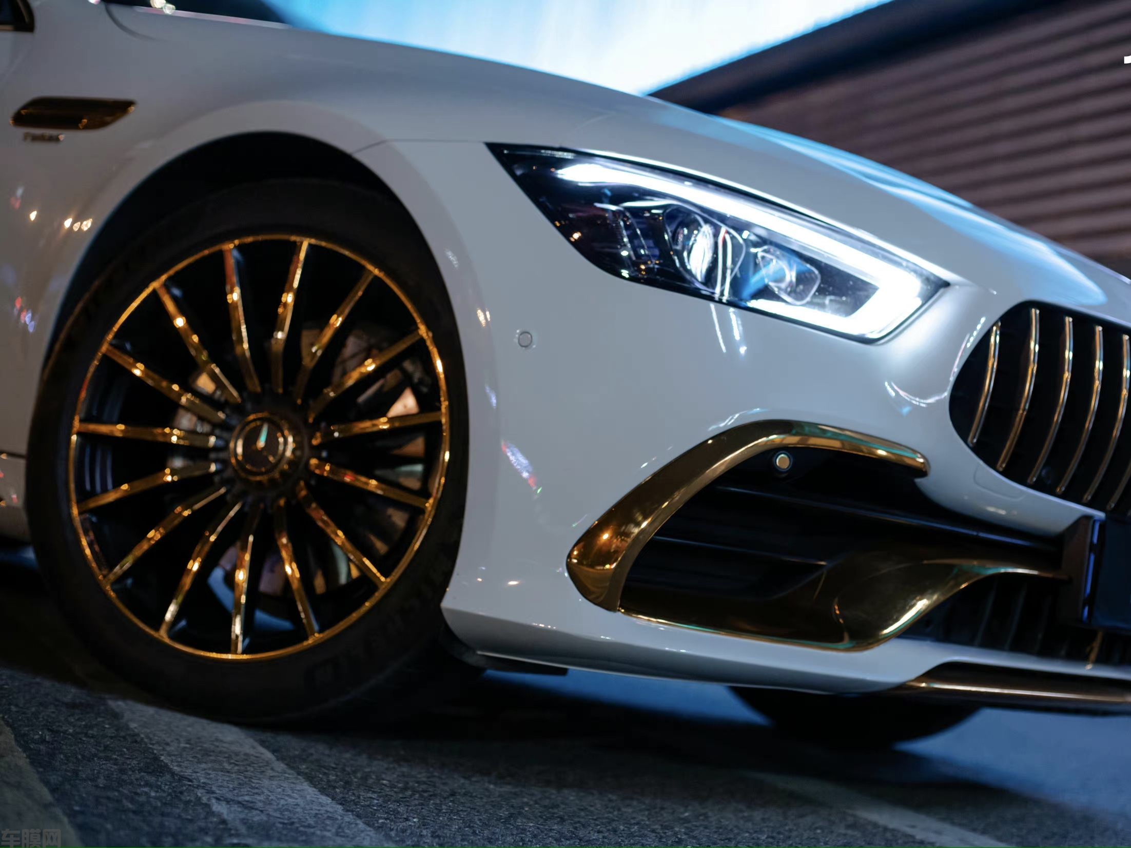 奔驰AMG GT 超亮火山灰改色膜 效果图