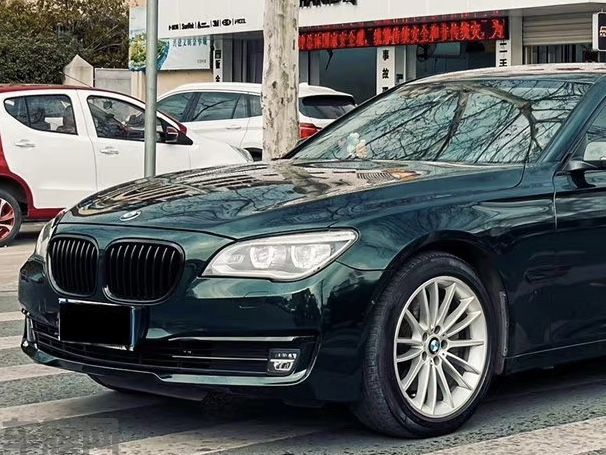 宝马760LI 祖母石绿改色膜 效果图