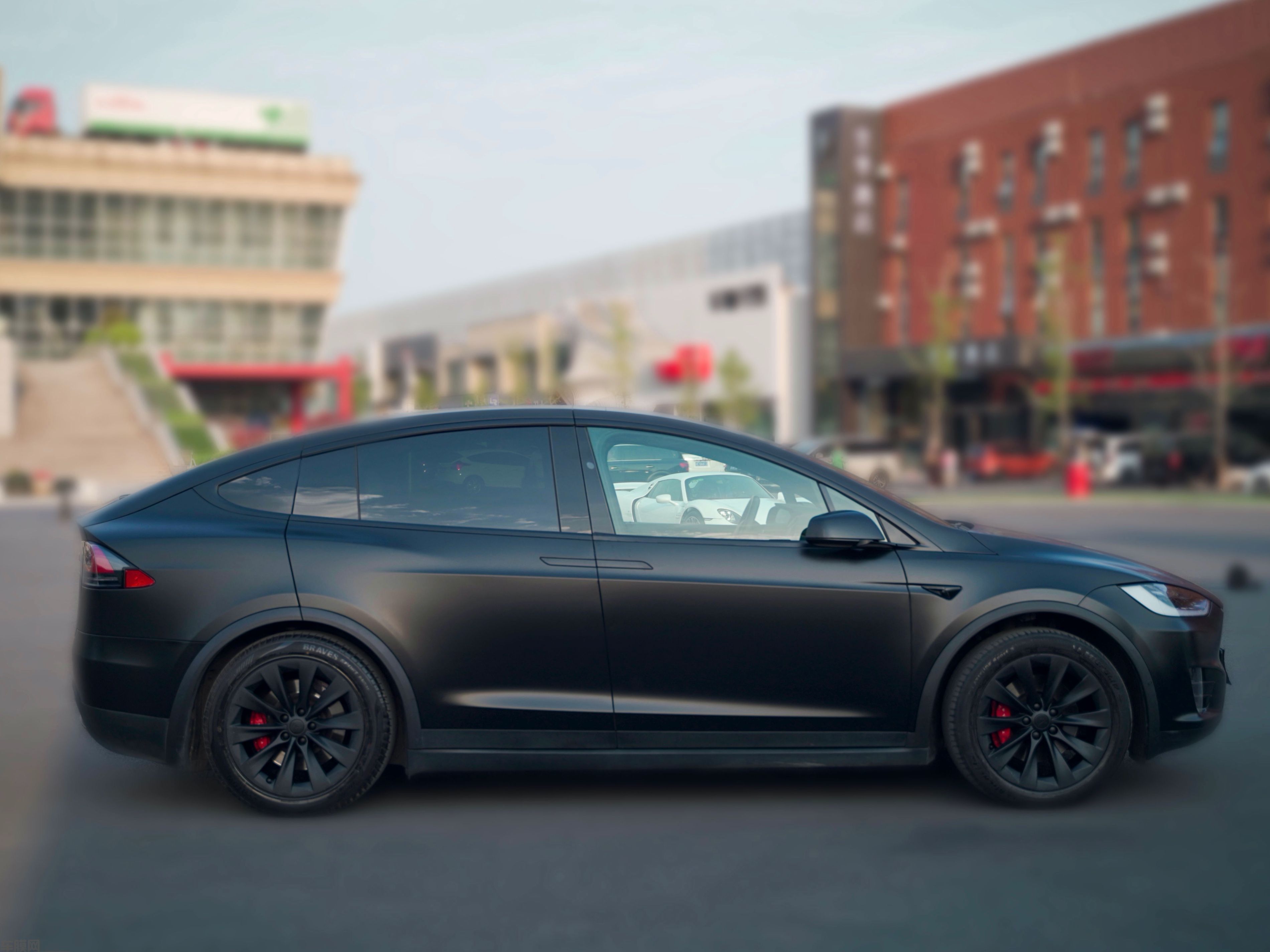 特斯拉ModelX 磨砂黑改色膜 效果图