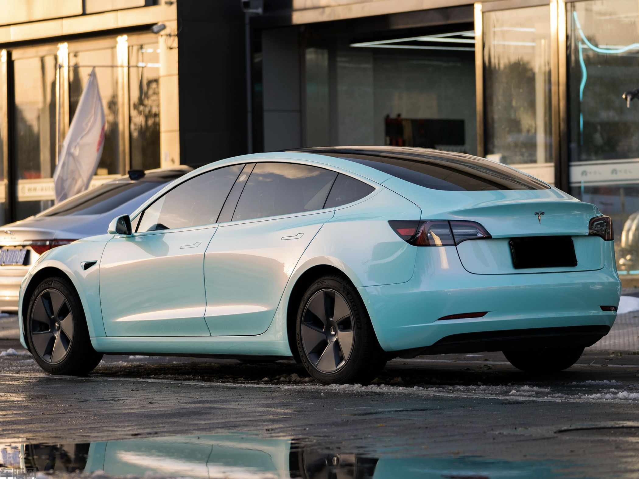 特斯拉Model3 梦幻蒂芙尼改色膜 效果图