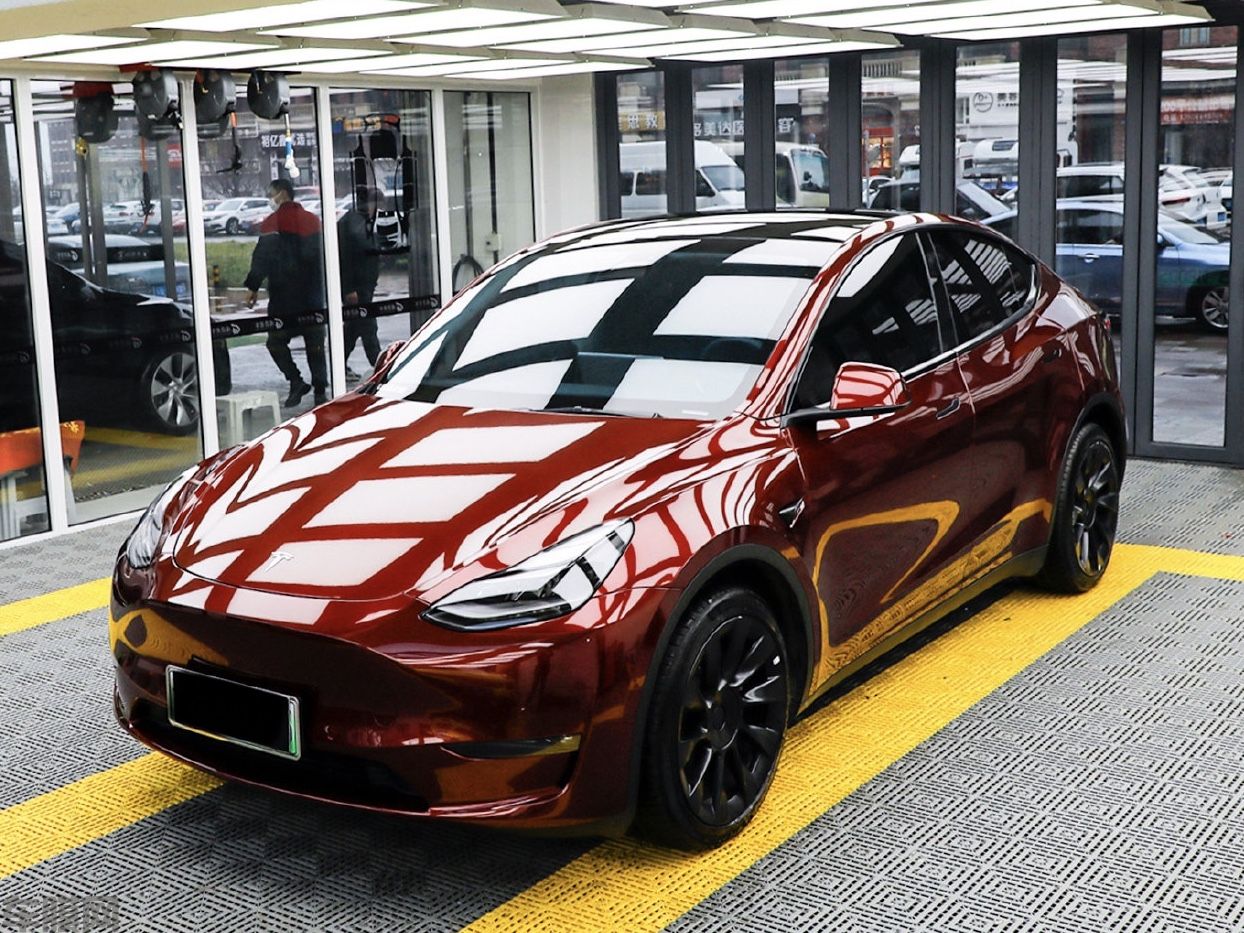 特斯拉 Model Y 液态金属龙血红改色膜 效果图