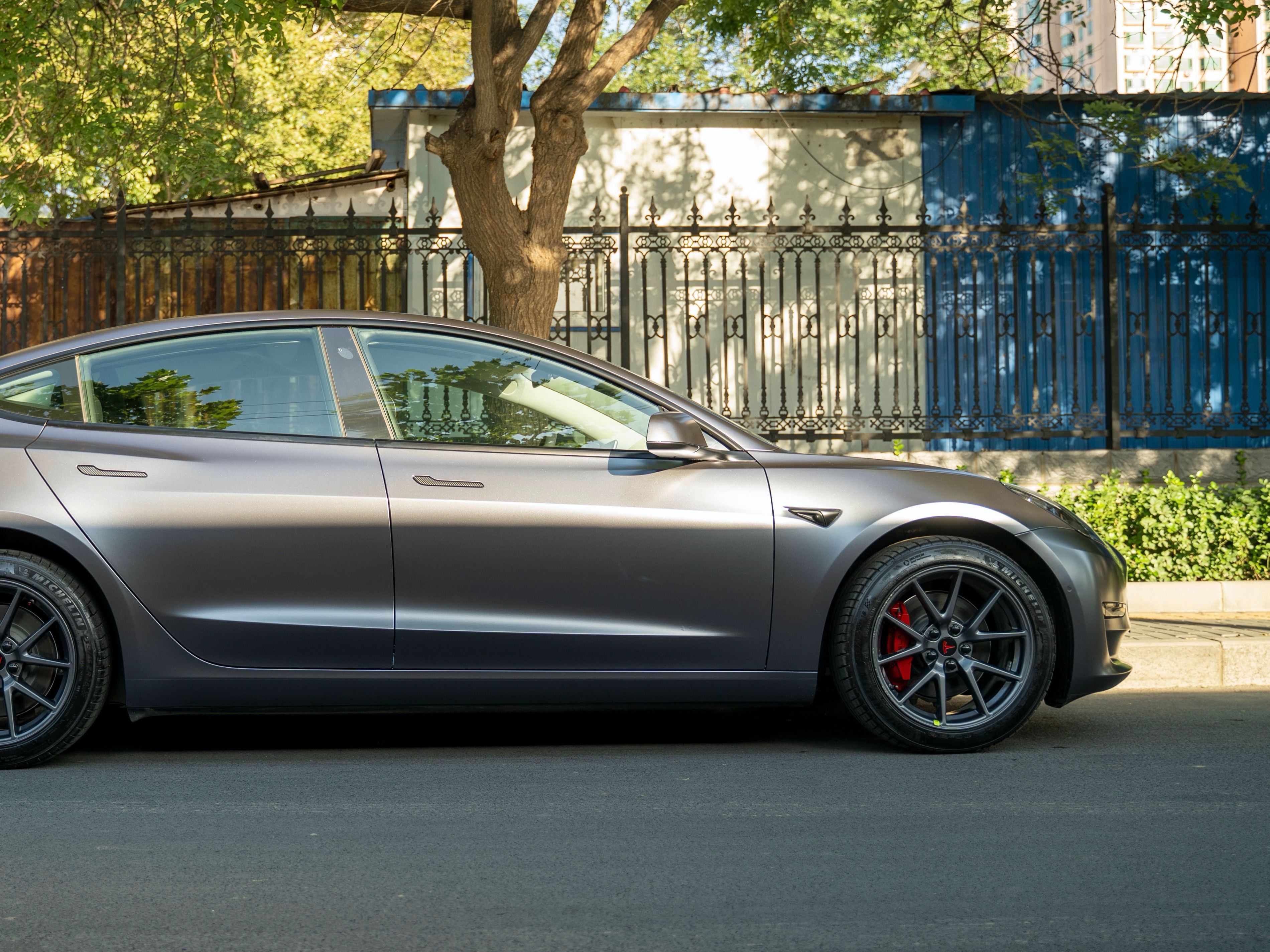 特斯拉Model3 电光太空灰改色膜 效果图